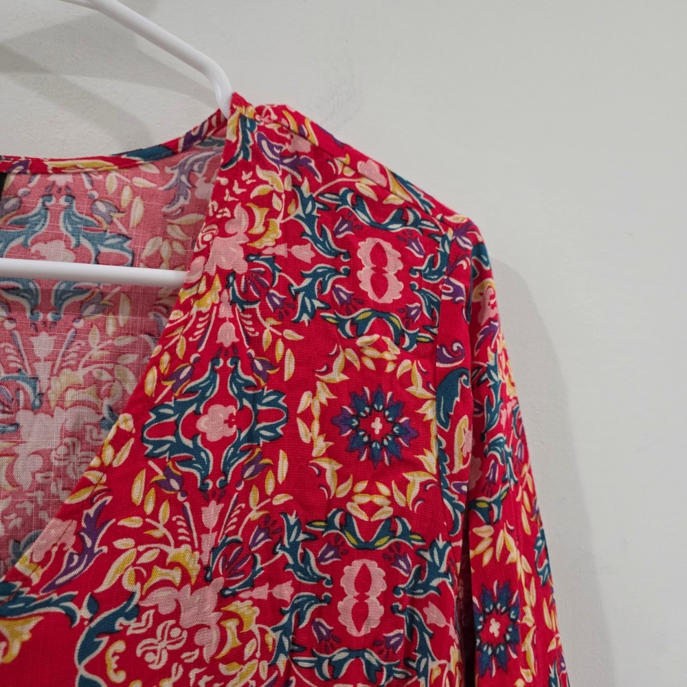 Torrid Womens Top Size 00 Medium Red Medallion Floral Tie Front Bell Sleeve - Picture 2 of 9